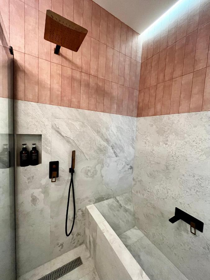 Retiro Studio Мадрид Экстерьер фото